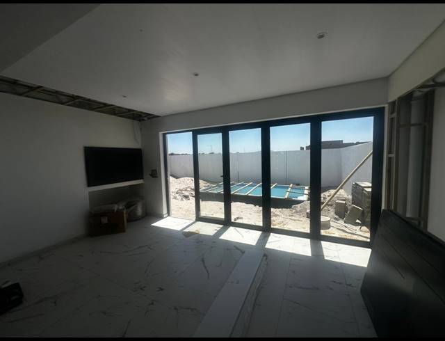 4 BEDROOM HOUSE FOR SALE IN SANDOWN